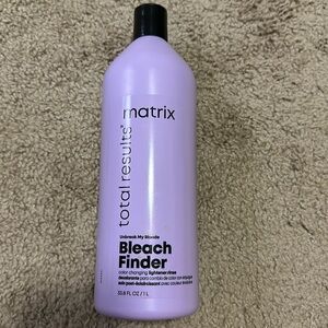 Matrix Bleach Finder Shampoo (33.8oz)